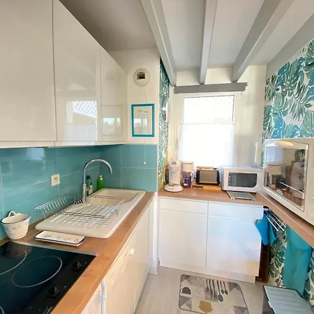 4/5 Pers, Piscine, Face Mer, - Fr-1-709-82 Appartement *