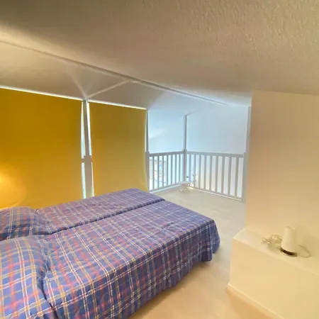 4/5 Pers, Piscine, Face Mer, - Fr-1-709-82 Appartement *