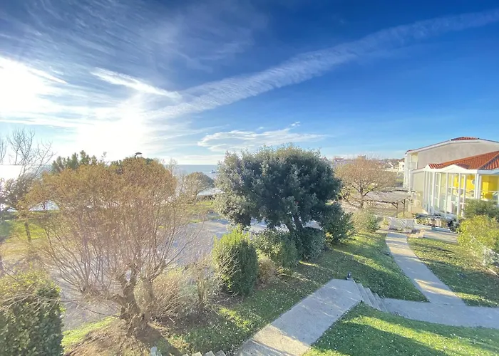 Avec Vue Mer, Piscine Et Wifi - Fr-1-709-82 *